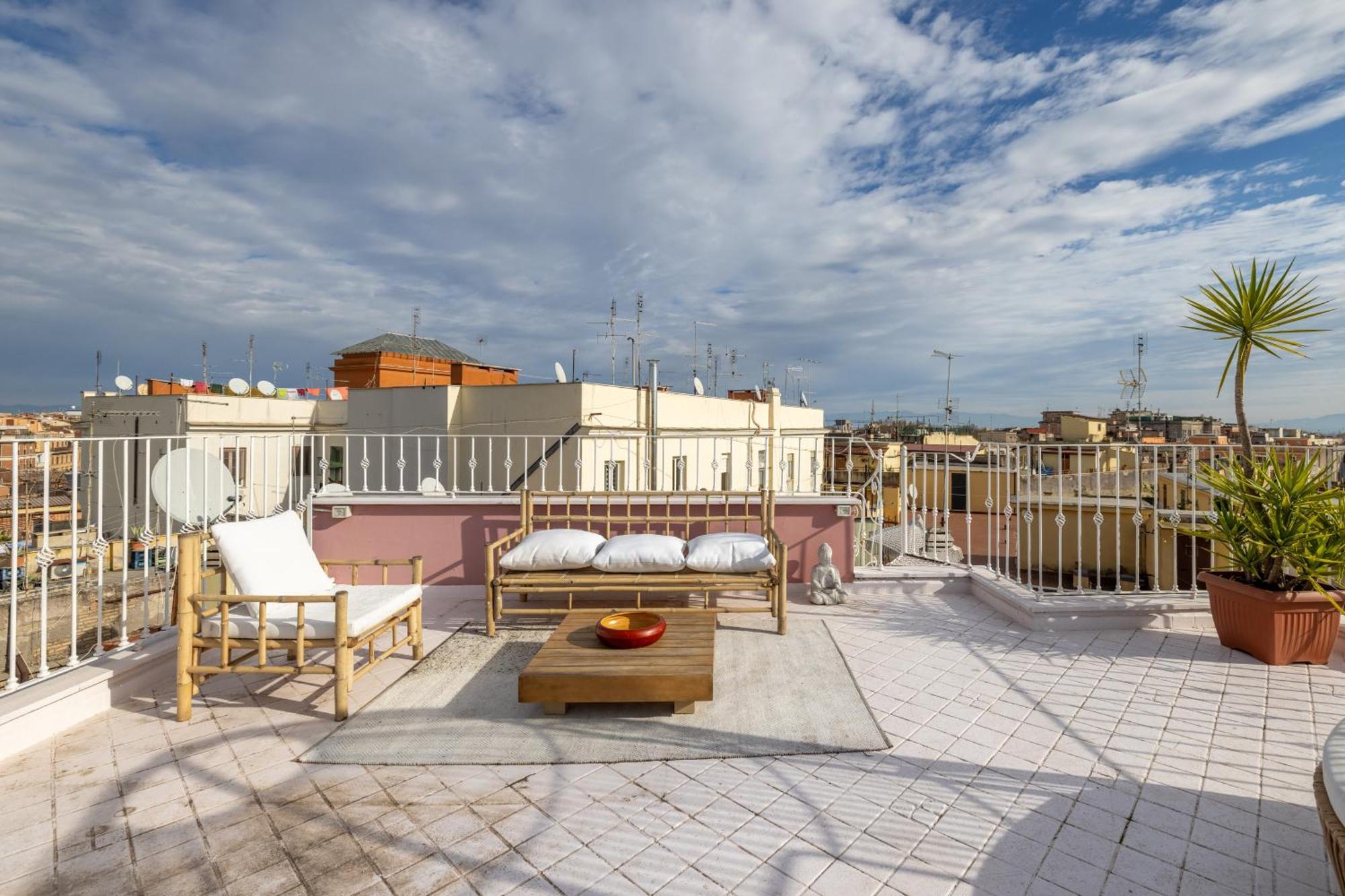 Aria Penthouse & Garden Apartment โรม ภายนอก รูปภาพ